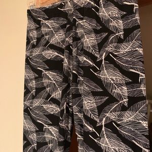 LuLaRoe Pants - LulaRoe super soft leafy leggings! LuLaRoe Pants - LulaRoe super soft leafy leggings!